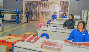 Planta Fustier para el manipulado de cintas y etiquetas autoadhesivas, piezas troqueladas y adhesivos líquidos.